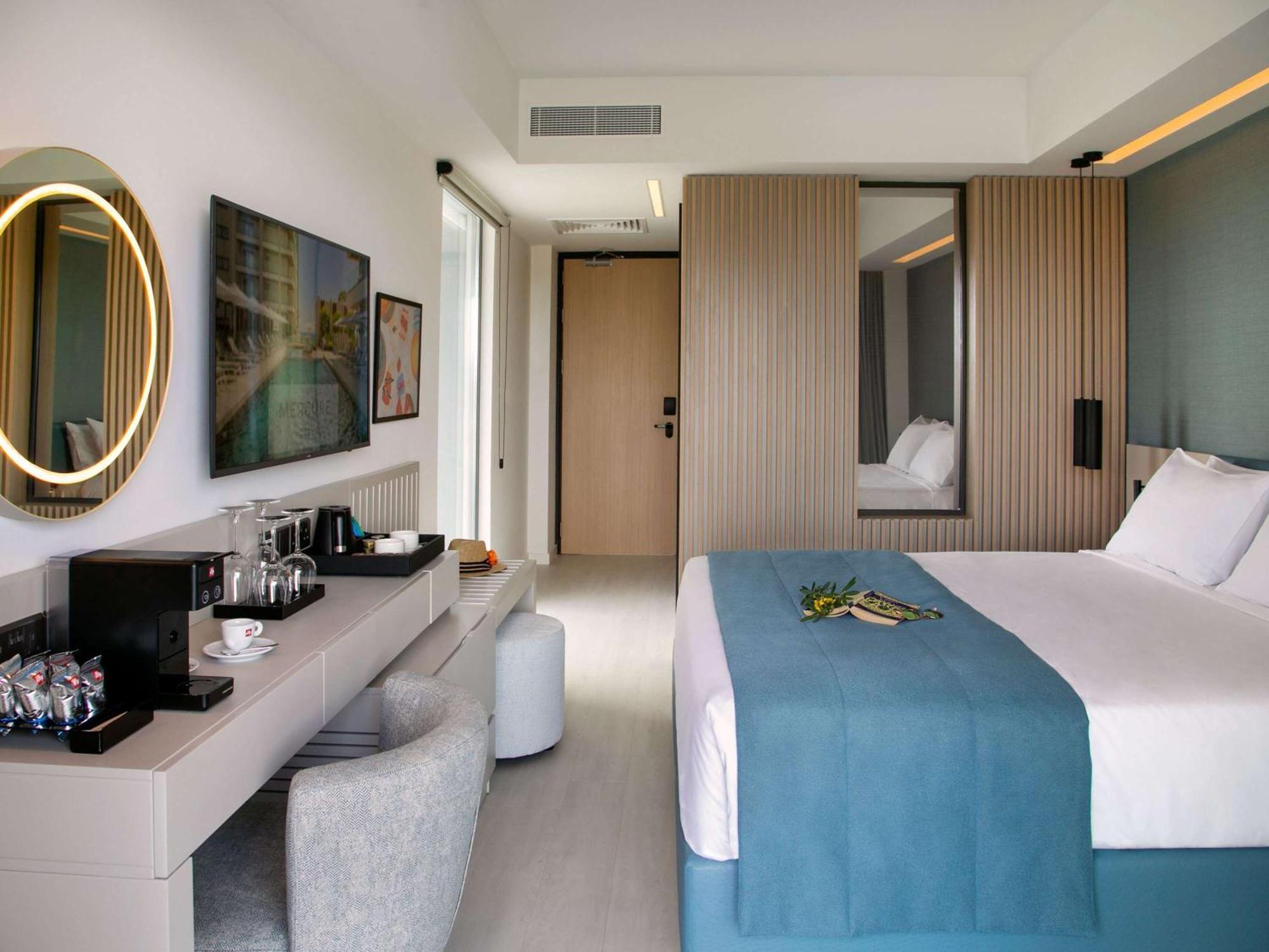 Mercure Larnaca Beach Resort 외부 사진