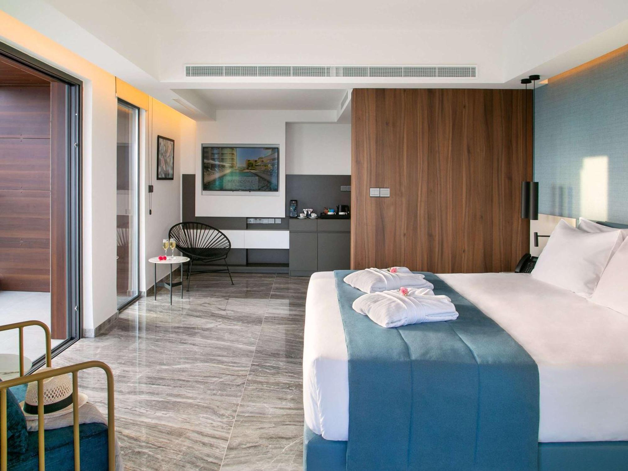 Mercure Larnaca Beach Resort 외부 사진