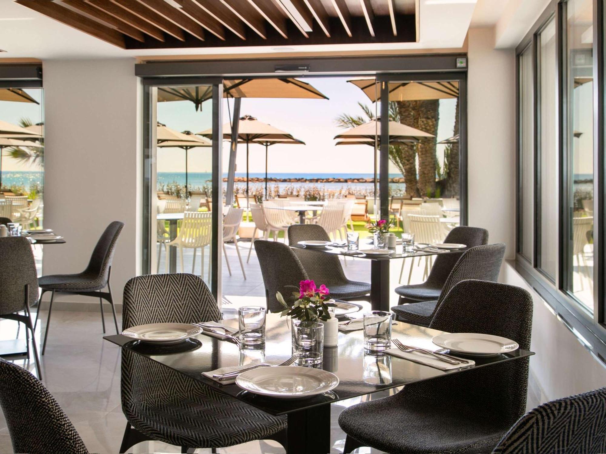 Mercure Larnaca Beach Resort 외부 사진