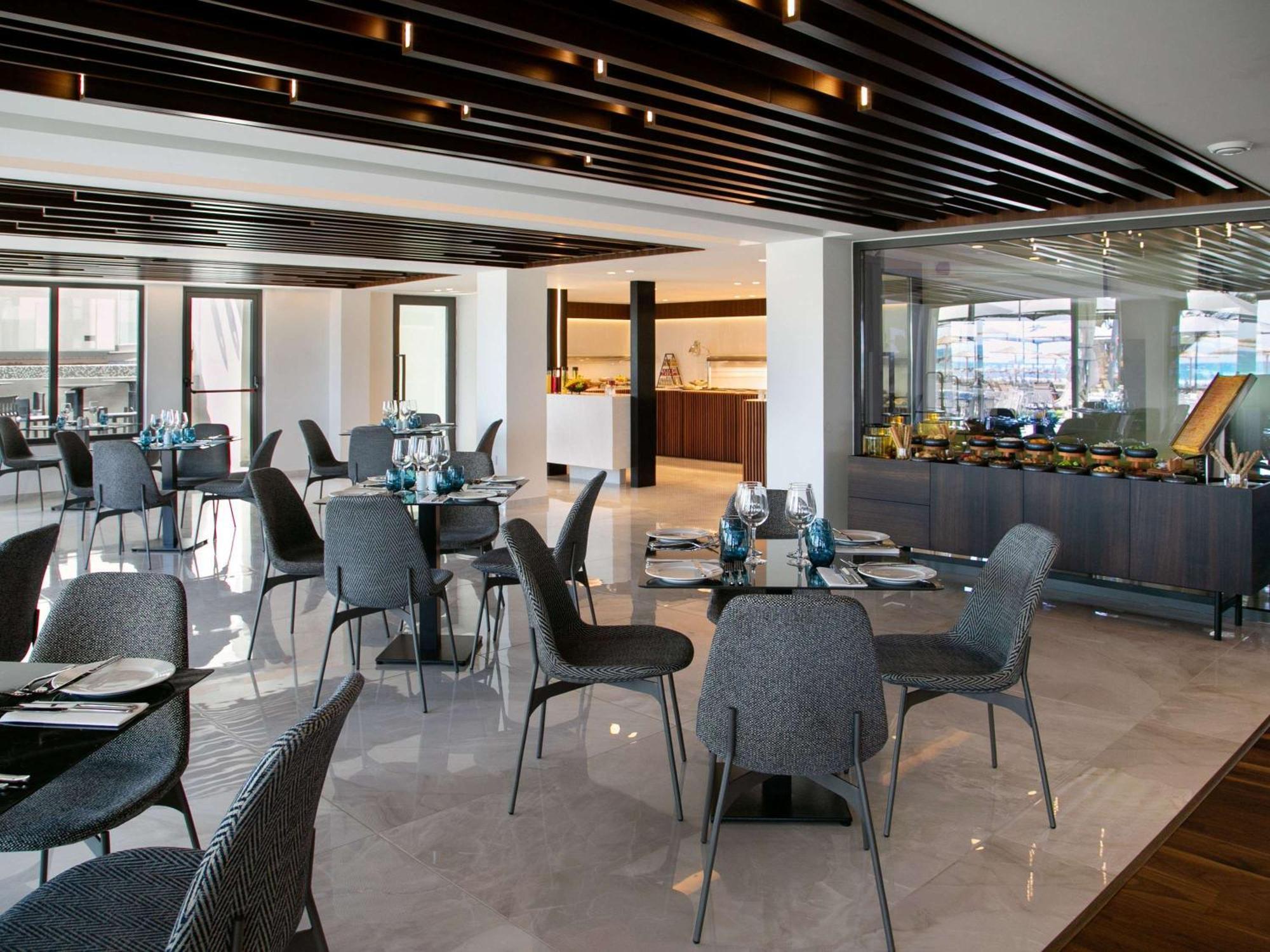 Mercure Larnaca Beach Resort 외부 사진