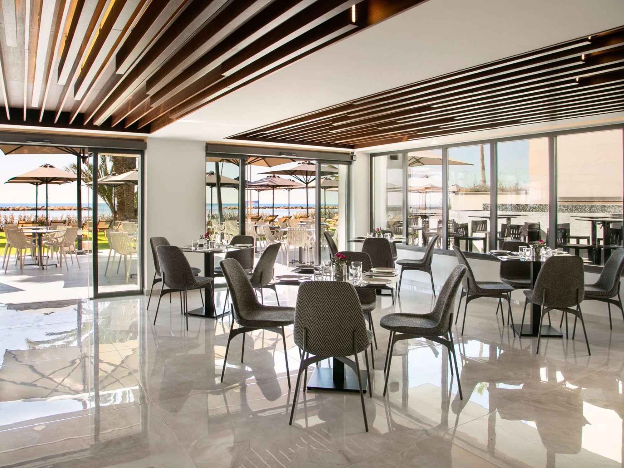 Mercure Larnaca Beach Resort 외부 사진