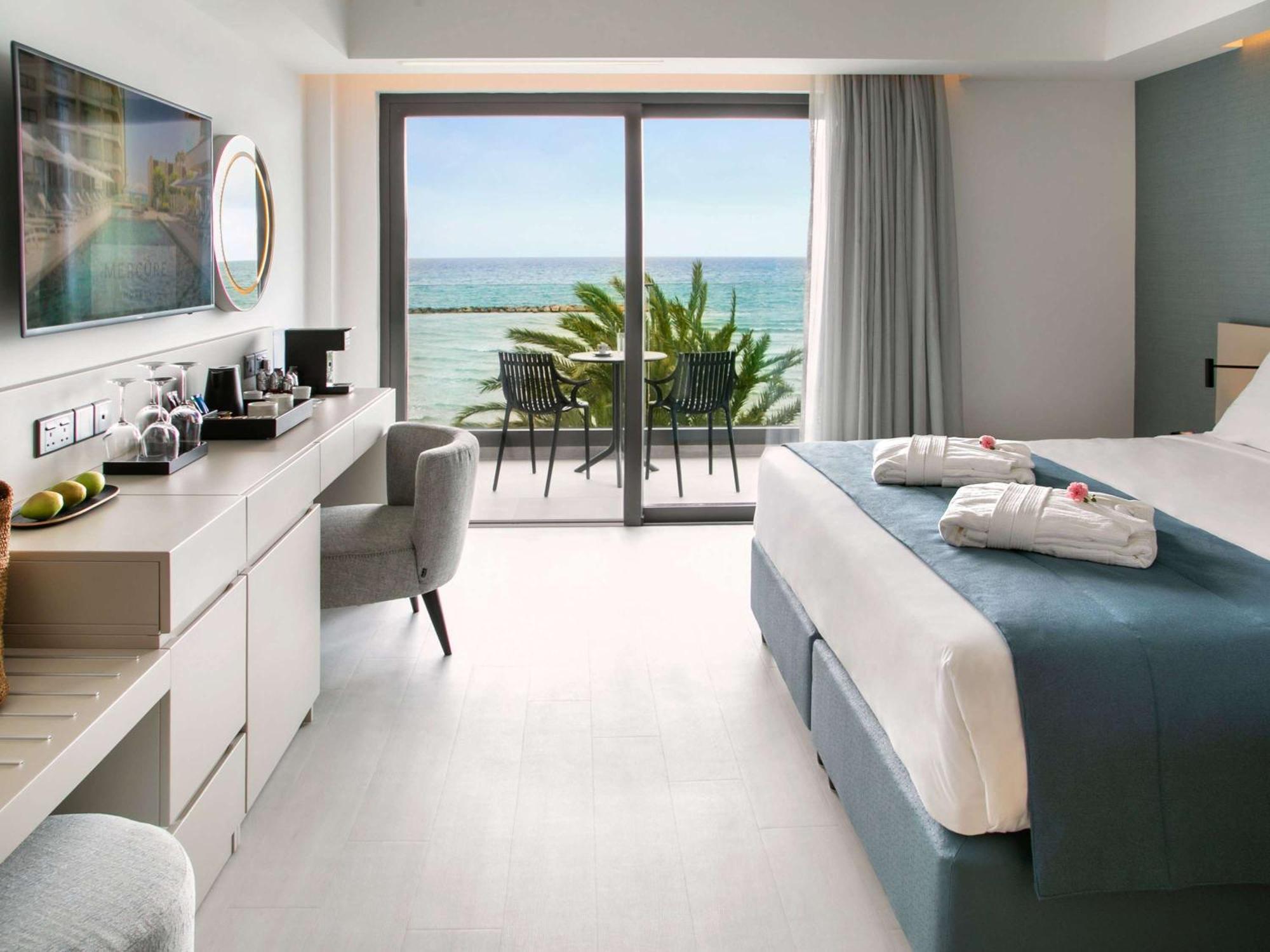 Mercure Larnaca Beach Resort 외부 사진