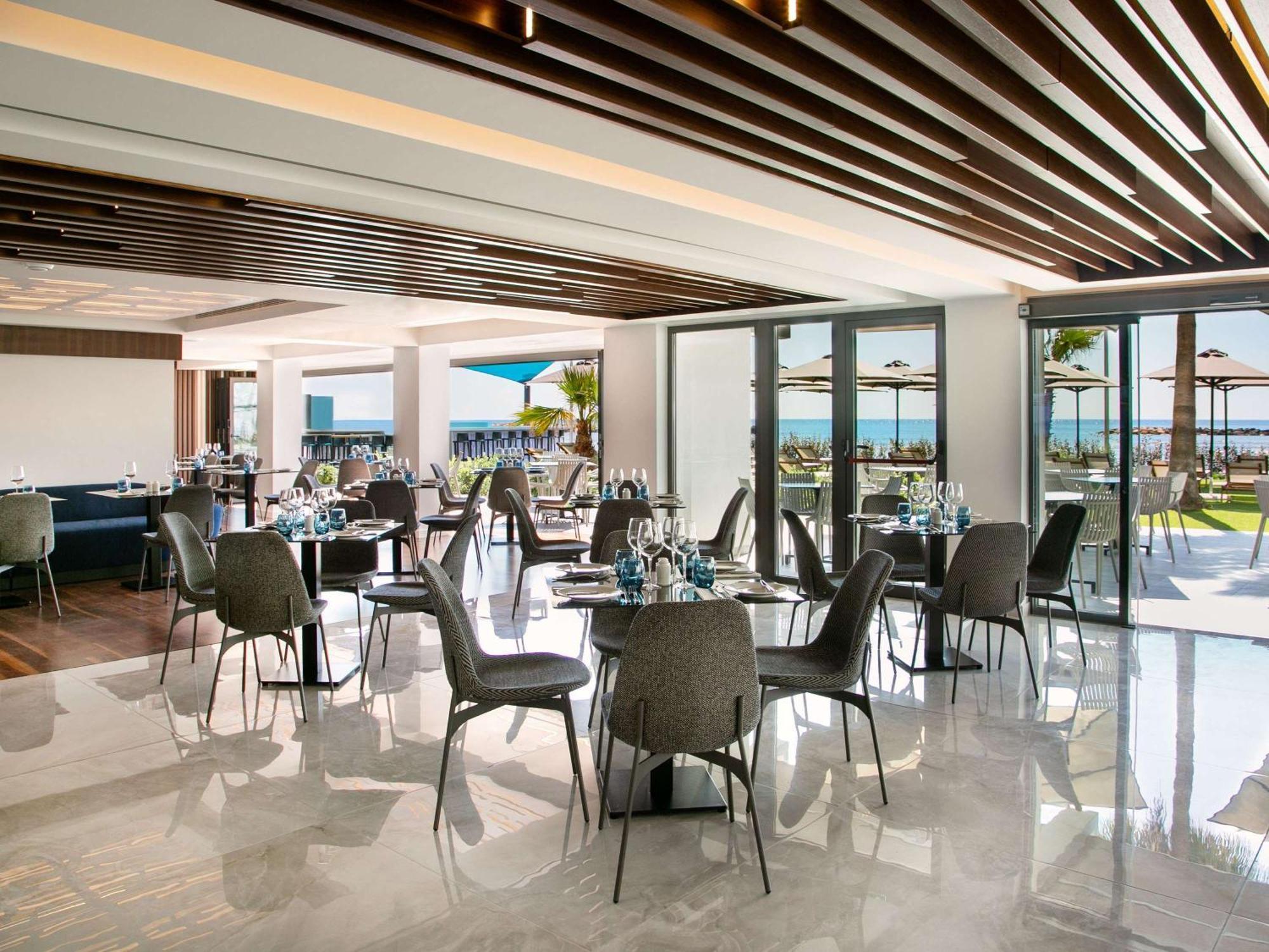 Mercure Larnaca Beach Resort 외부 사진