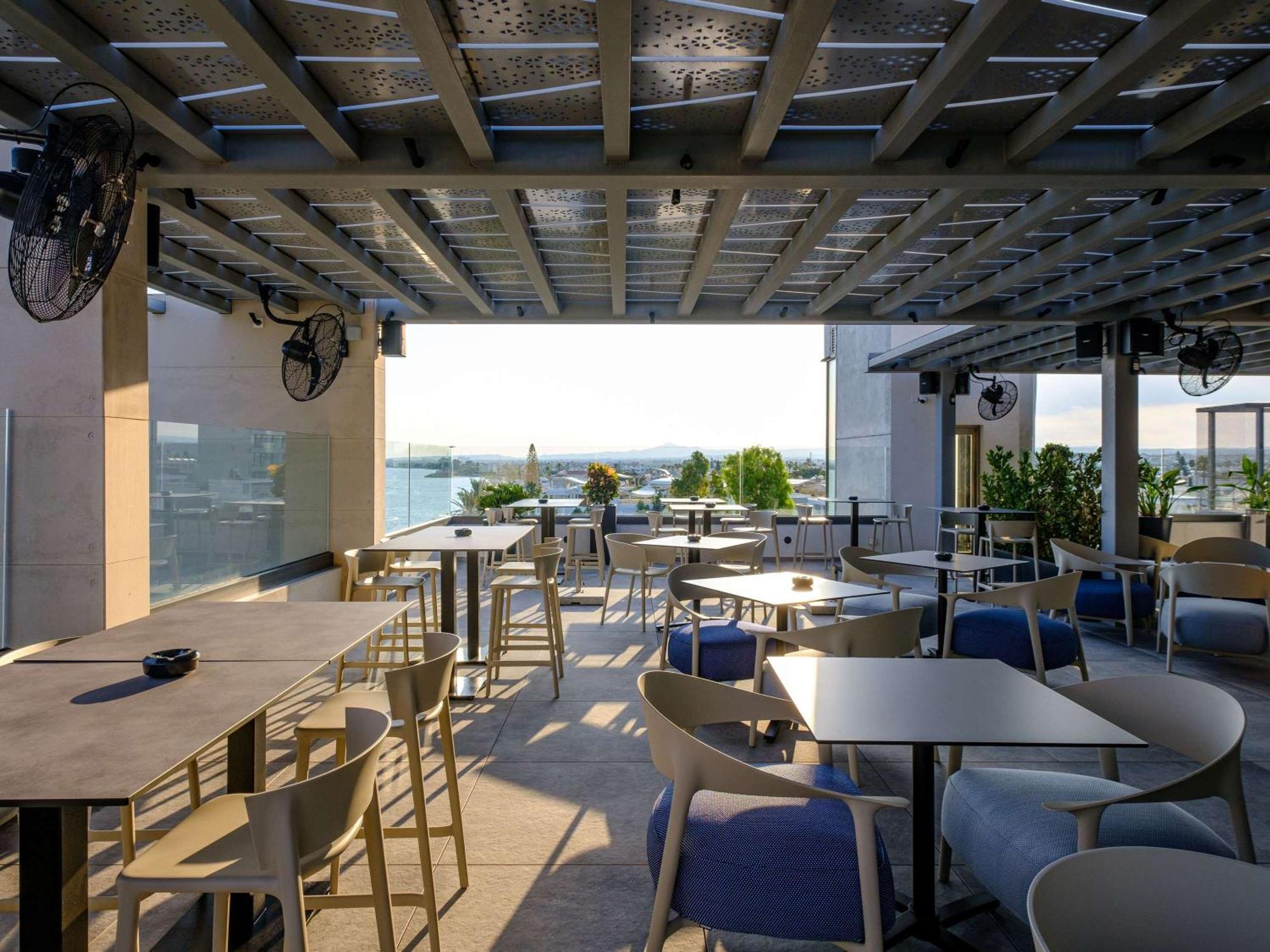Mercure Larnaca Beach Resort 외부 사진